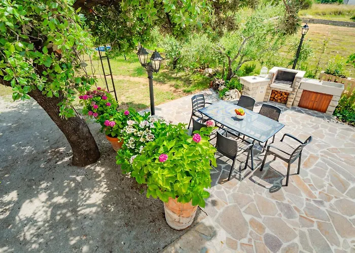 Apartament Awesome In Barbat With Wifi Banjol