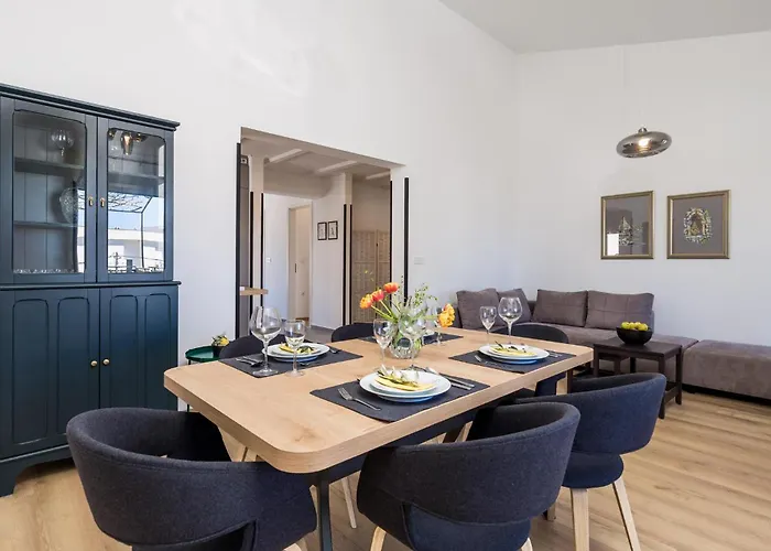 Awesome In Barbat With Wifi Apartament Banjol
