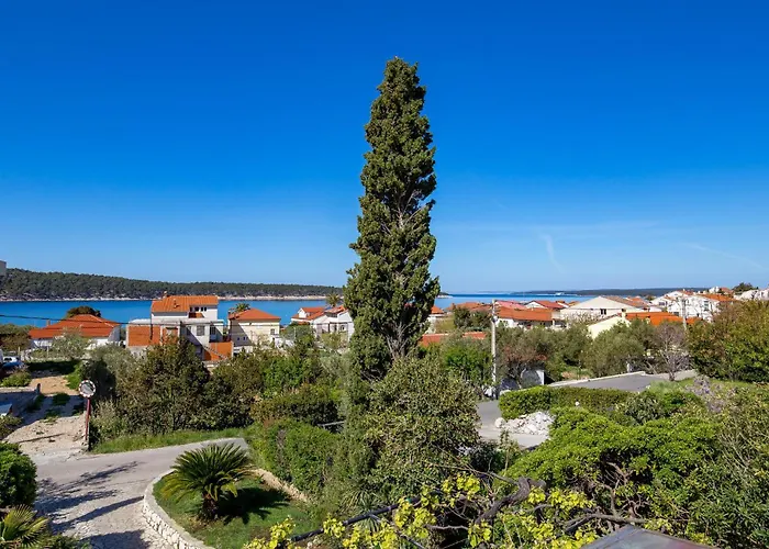 Apartament Awesome In Barbat With Wifi Banjol
