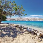 Beautiful In Barbat With House Sea View Barbat na Rabu