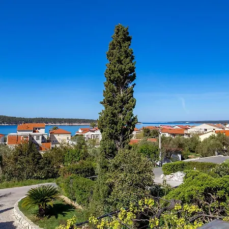 Apartment Lovely In Barbat With House Sea View Barbat na Rabu