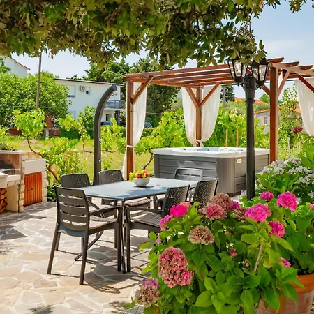 Lovely In Barbat With House Sea View