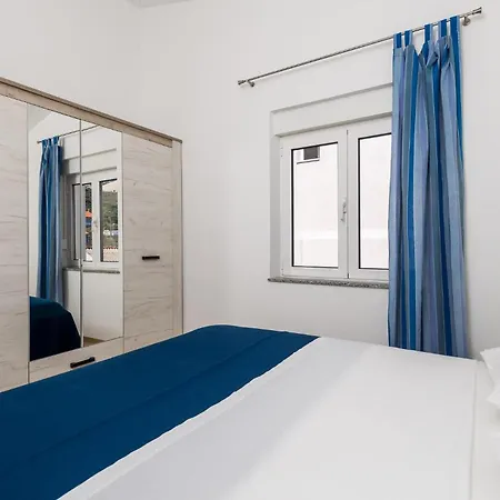 Apartment Lovely In Barbat With House Sea View *