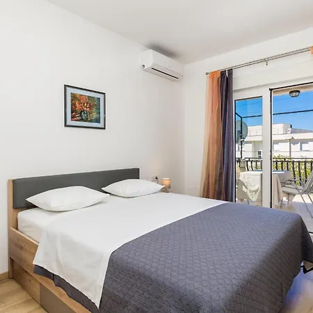 Apartment Lovely In Barbat With House Sea View *