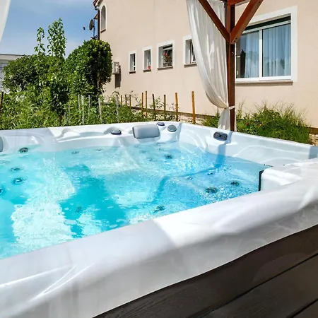 Apartment Lovely In Barbat With House Sea View